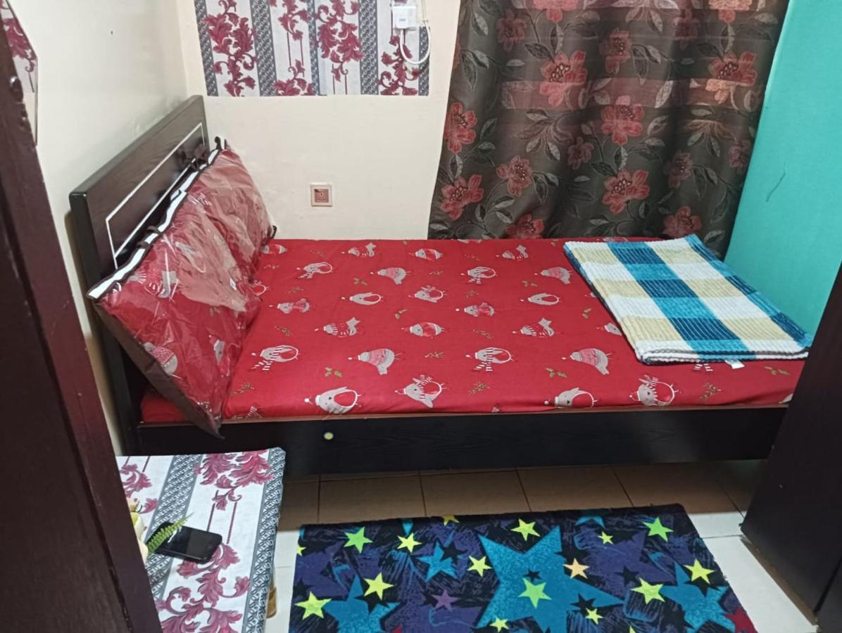 Ferienwohnung Moon Backpackers , Al Rigga , Partition For Couples And For Singles Dubai Exterior foto