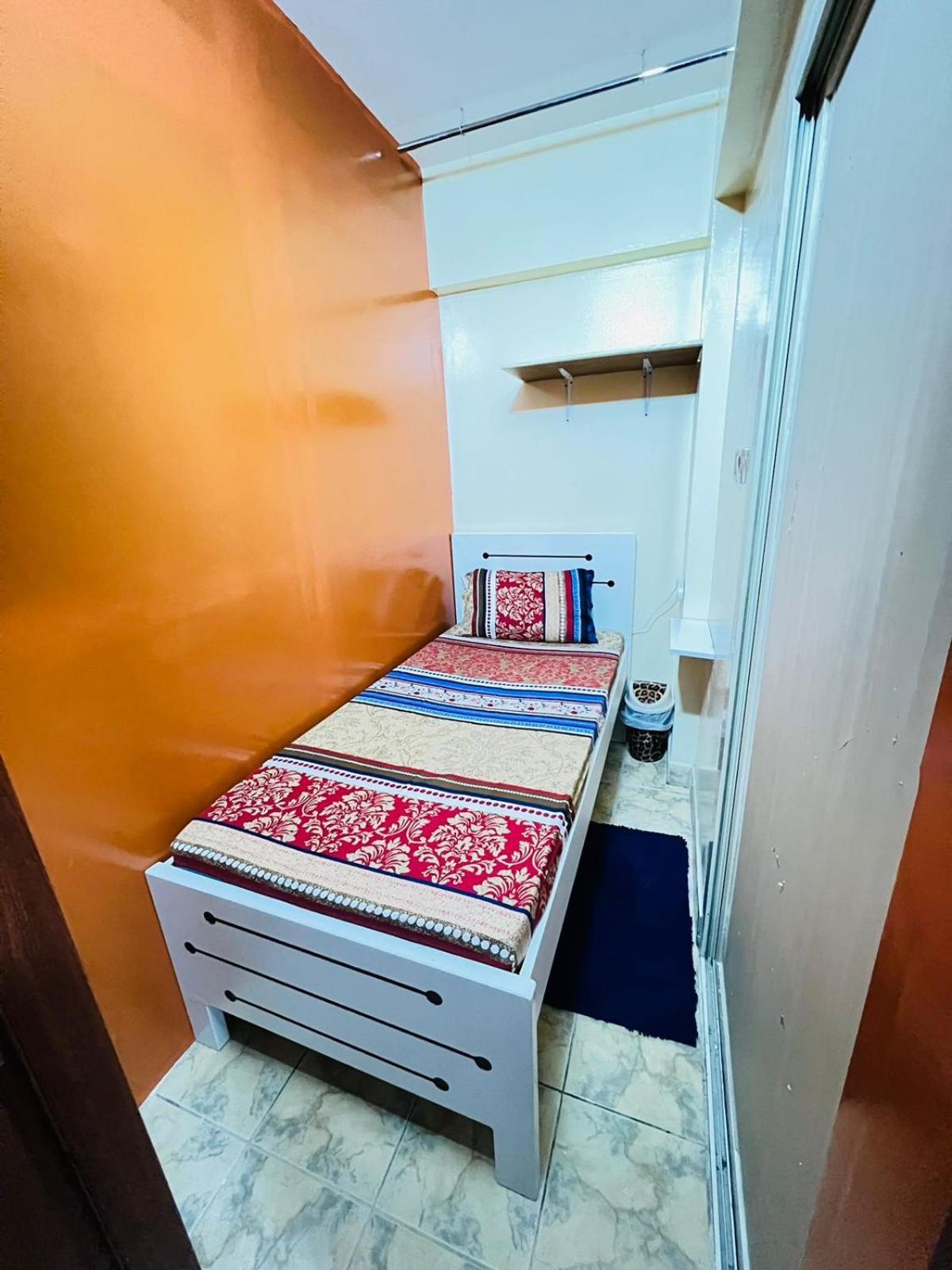 Ferienwohnung Moon Backpackers , Al Rigga , Partition For Couples And For Singles Dubai Exterior foto